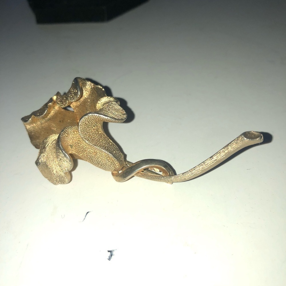 Vintage Gold Flower Brooch